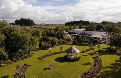 Invercargill Bed & Breakfast | Folster Gardens Bed and Breakfast