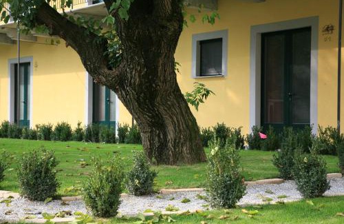 Sulbiate House | Fondo Brugarolo B&B