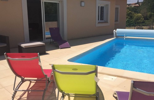 Neffies Villa | For 8 people, air-conditioned villa with private pool.