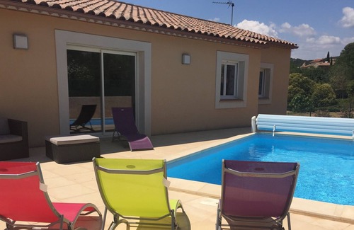 Neffies Villa | For 8 people, air-conditioned villa with private pool.