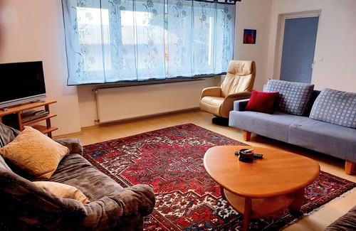 Reiskirchen Apartment | For companies only! Comfortable apartment for fitters near Gießen with own entrance.