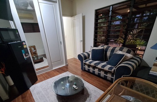 Port Douglas Cottage | FOR NUDISTS ONLY - THE RAKUEN GUEST PAVILION