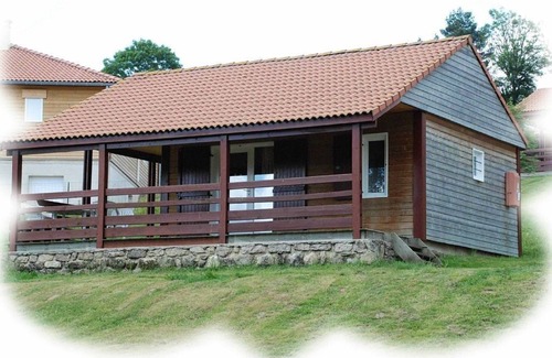 Blavignac Ski Chalet | For your "forest bathing", 3-room chalet with covered swimming pool