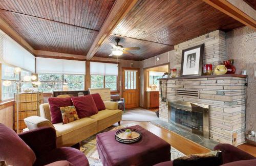 Brookdale House | Forest Brook