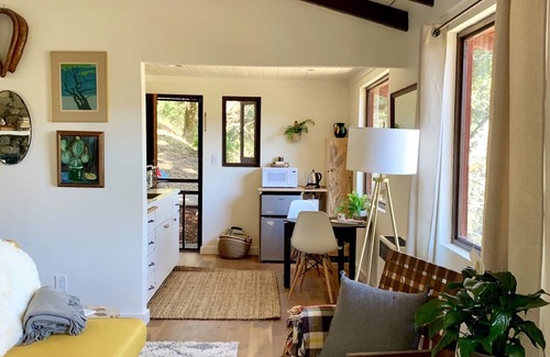Carmel Cabin | Forest Cabin nestled in oak sanctuary between Valley Village and Carmel Beach