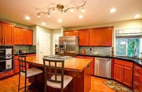 Beaverton House | Forest & City Views - Near Portland, Nike & Intel