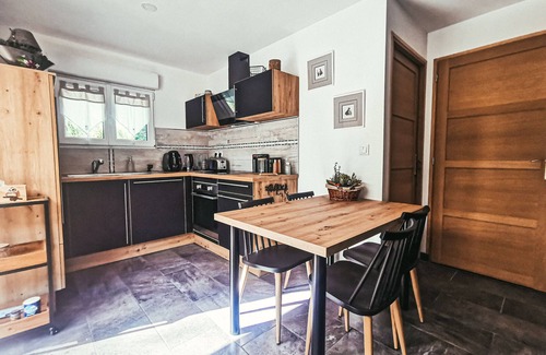 Saint-Remy Apartment | Forest duplex with pool and Wi-Fi