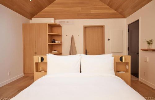 Algonquin Highlands House | Forest Edge Escape at Dimensions - Cabin Sixteen