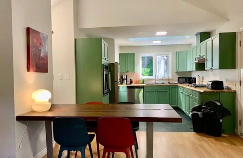 Prince Edward Apartment | Forest Guest Suite Near Picton Centre (Pet-Friendly &Hot Tub &Park Pass)n