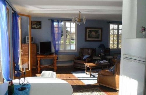 Saint-Bonnet-Troncais Apartment | Forest ,Lake views and fishing