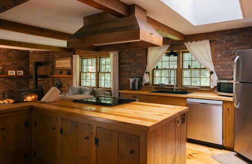 East Haven  Rutland County House | Forest Mountain Escape: Beautiful Mountaintop Escape In Mendon, Vt. 20 Min To Killington/14 To Pico. 4 Bedroom Home