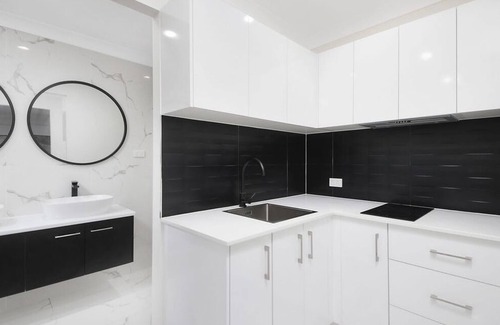 Stretton House | Forest view guesthouse closer to Sunybank hill shopping mall & CBD. good choice!