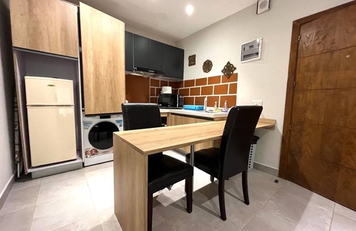 Kerr Serign Apartment | FOREST VIEW LUXURY APARTMENT 3MINS WORK TO BEACH, WIFI