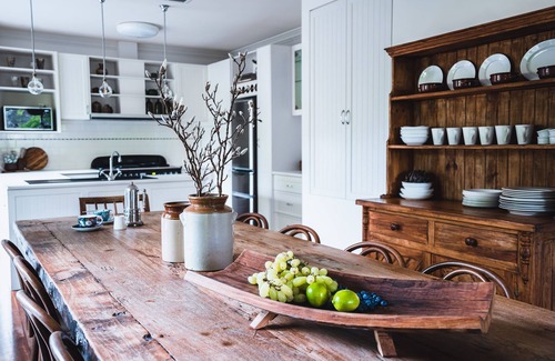 Castlemaine House | Forest View., Stunning HIA Building Award Winner, luxuriously appointed and comfortable. Perfect for