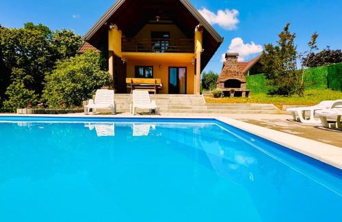 Tuzla Canton House | Foresta Home