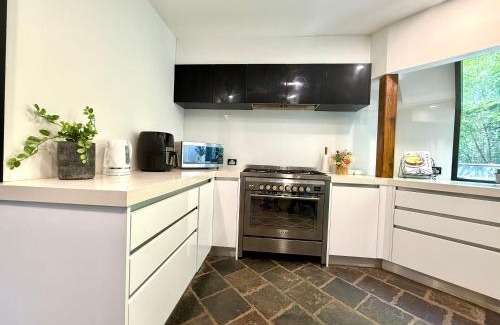Warburton House | Forget Me Not Cottages