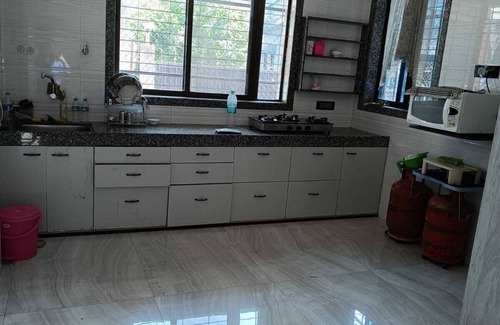 Uttan House | Forget your worries in this spacious and serene space.