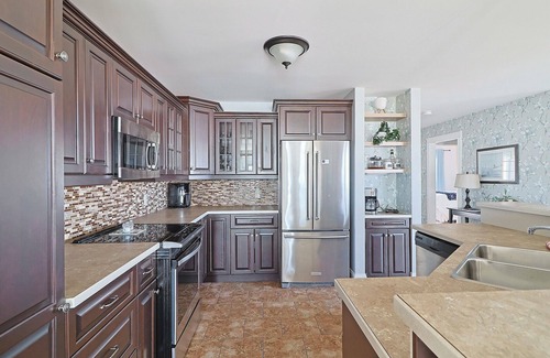 Queensbury House | Forget your worries in this spacious and serene space