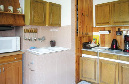 Strzelce Krajenskie House | Former country house, situated on a large, shared property not far from the German-Polish border.