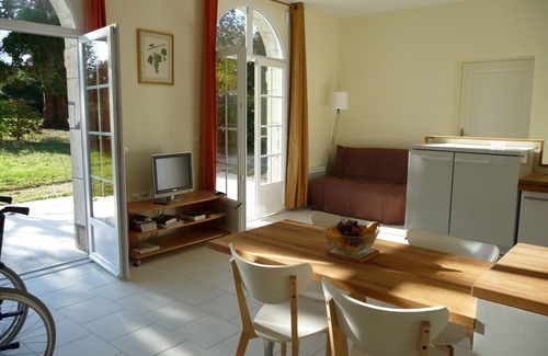 Cognac House | Former orangery in a 2-hectare wooded park