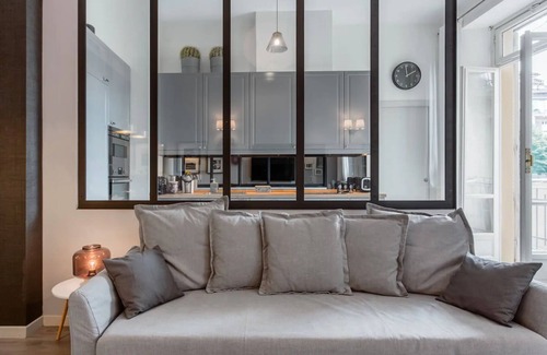 San Salvario Apartment | Forneris House-Splendid New York-style apartment