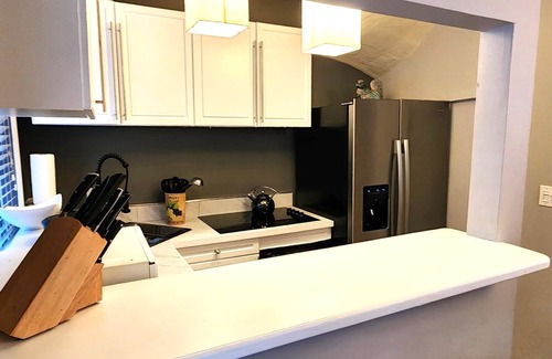 Highland Park Apartment | Fort Hill Inn, Boston *Sunny* 2 bed Duplex, Spacious! ! Minutes to Center!