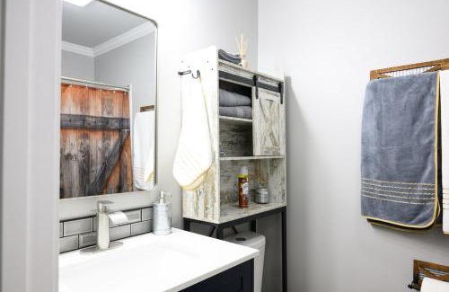 West Columbia Apartment | Fort Jackson Grad & USC Stay 2BR Parking Smart Kitchen, Concierge Guide