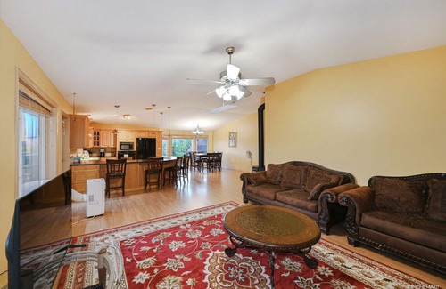 Langley House | Fort Wine Burrow: Entire Private Estate Home