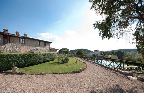 Gualdo Cattaneo Apartment | Forte Sorgnano | Farmhouse with private pool