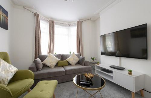 Greenwich House | Fortified Beautiful Three bedroom House