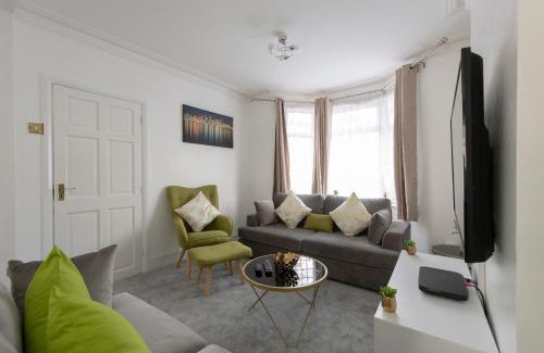 Greenwich House | Fortified Beautiful Three bedroom House
