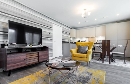 Chatham Apartment | Fortified Luxury Apartment with Private parking
