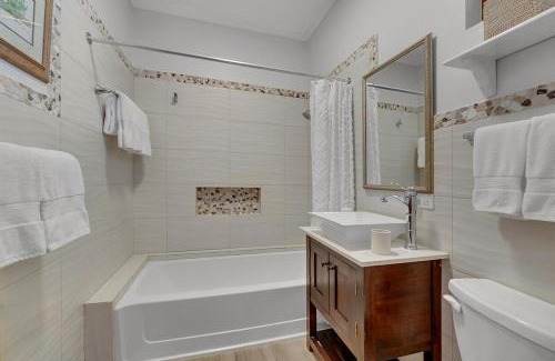Discovery Bay Villa | Fortlands Point Villa Beachfront Luxury Retreat