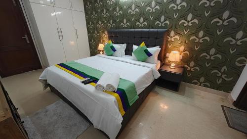 Saket Apartment | Fortune Home Service Apartment 4Bhk,J-45