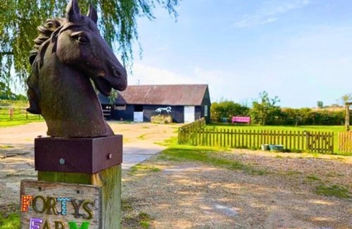 Faringdon House | Forty's Farm, a quirky, rustic retreat