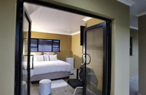 Kidd's Beach House | Fountain Beach House-Ikhaya