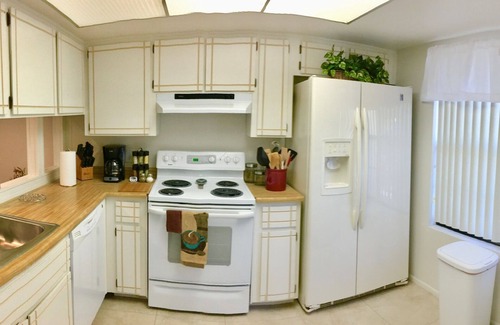 Fountain of the Sun Condo | Fountain of the Sun Condominium Sleeps 4 Mesa, Arizona Winter Sun Resort Living