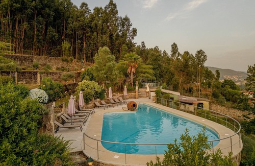Barroselas Villa | Fountain Retreat I Pool, Jacuzzi & Sports Escape