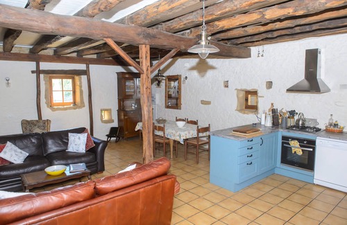 Frayssinet-le-Gelat Cottage | Four beautiful 4* Gites surrounding a courtyard, perfect for families and groups