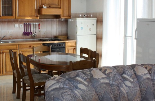 Stanici Apartment | Four-bedroom apartment with terrace and sea view Stanići, Omiš (A-10360-a)