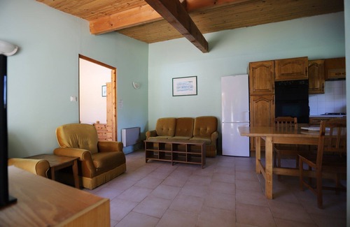 Limbrassac Cottage | Four independent cottages in an old farmhouse with swimming pool - "Loire"