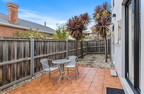 Hobart Central Business District Apartment | Four on Flinders - One bedroom central apartment
