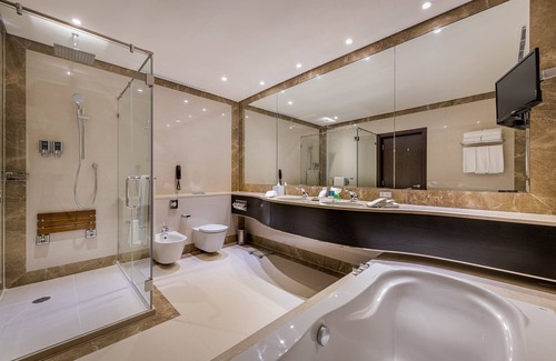 Kuwait City Hotel | Four Points by Sheraton Kuwait