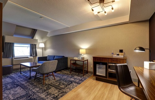 Thorold Hotel | Four Points by Sheraton St. Catharines Niagara Suites