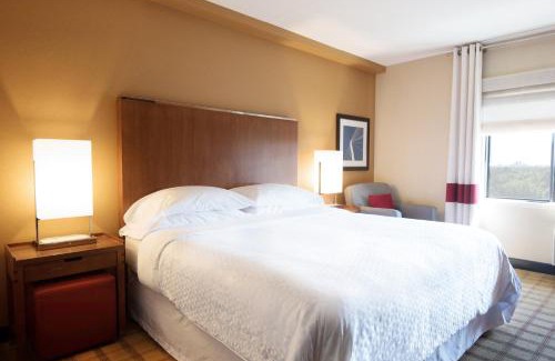 Fort Gary Hotel | Four Points by Sheraton Winnipeg South