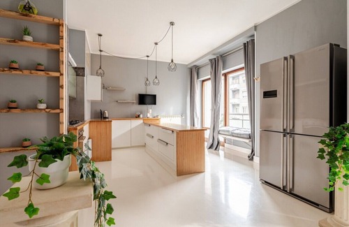 Pescara Apartment | Four Seasons Suite in City Center, 350m from the Sea 3 Suite - View & Balcony