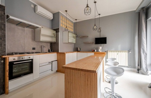 Pescara Apartment | Four Seasons Suite in City Center, 350m from the Sea 3 Suite - View & Balcony