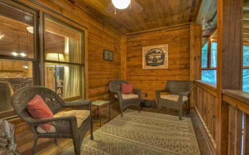 Blue Ridge Villa | Four Seasons Wood-burning fireplace cozy hot tub comfy beds