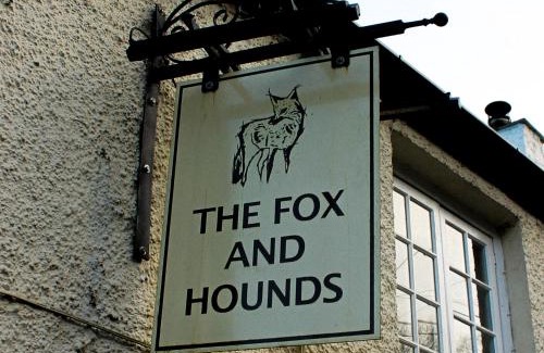 Llancarfan Hotel | Fox And Hounds Llancarfan