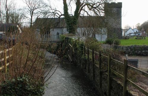 Llancarfan Hotel | Fox And Hounds Llancarfan